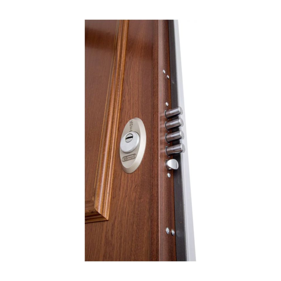 Primer plano de la cerradura multipunto en puerta acorazada sapelly de 2 cuadros, con pestillos de seguridad reforzada