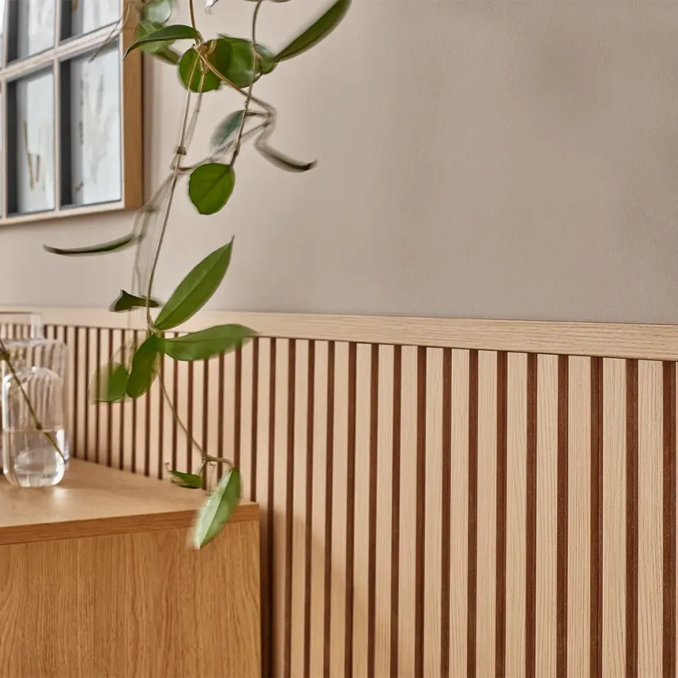 linerio m-line natural instalado en media pared