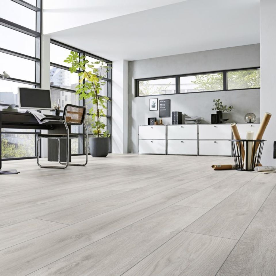 Suelo laminado d4956 instalado en habitacion