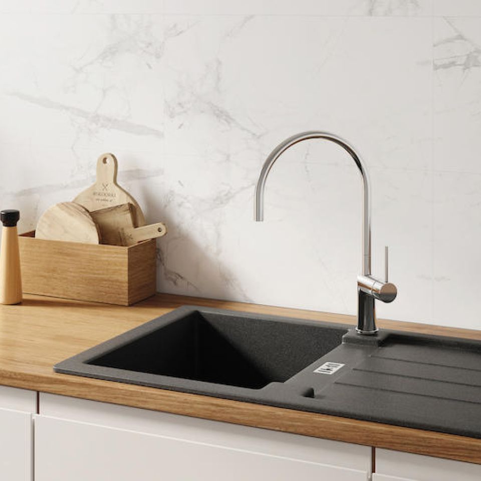 revestimiento pared spc calacatta snow instalado en una cocina