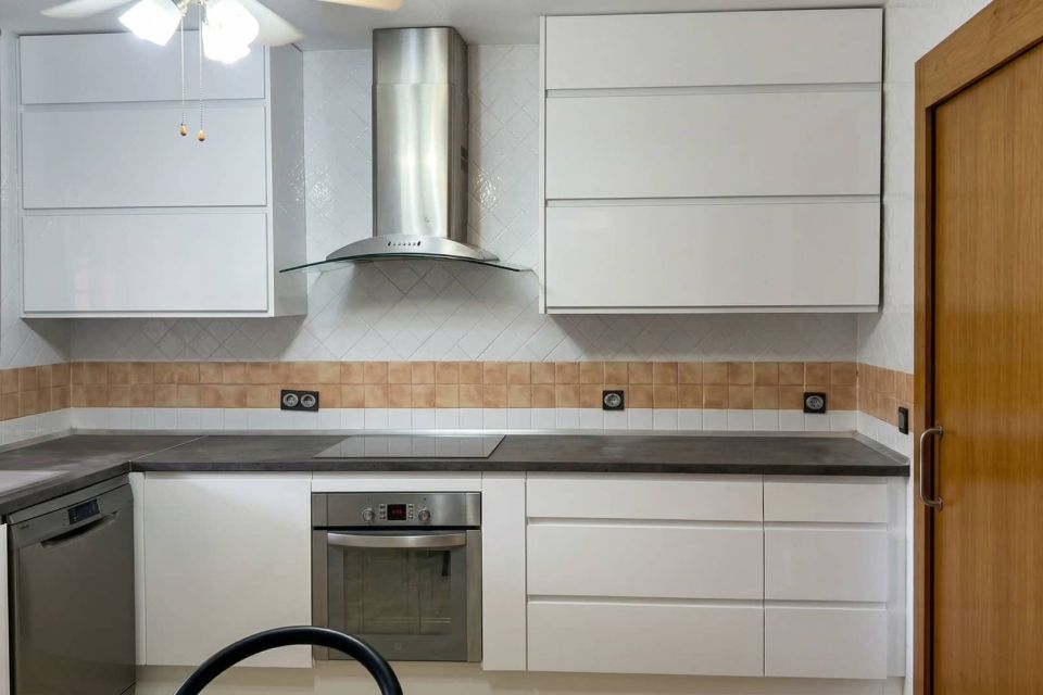 Cocina a medida en L instalada en La Alcayna, Molina de Segura.