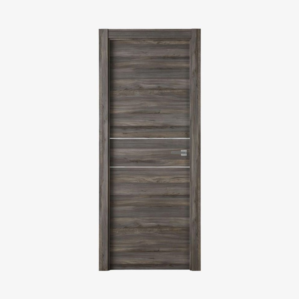 Vista frontal de la puerta laminada X2001 Vulcano Greca Blanca Perciber con acabado en madera gris, vetas marcadas y greca horizontal blanca.