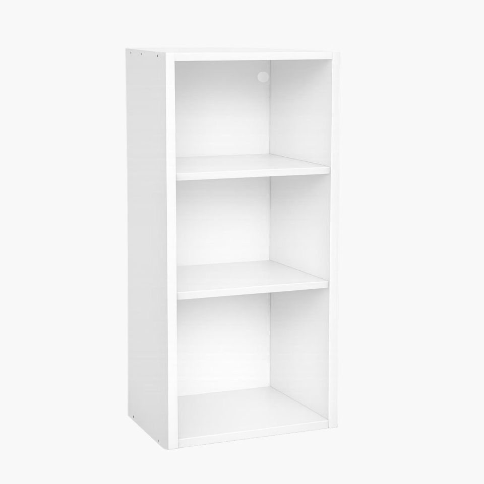 Mueble de cocina alto blanco 90x50x33cm con tres estantes interiores y trasera con pasacables sobre fondo blanco