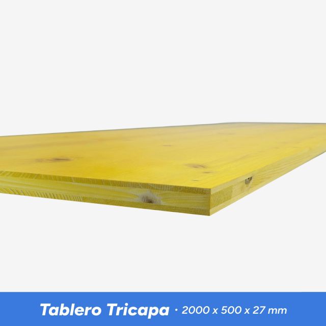Detalle del tablero tricapa 2000 x 500 x 27 mm con cantos sellados y acabado amarillo, ideal para usos encofrado