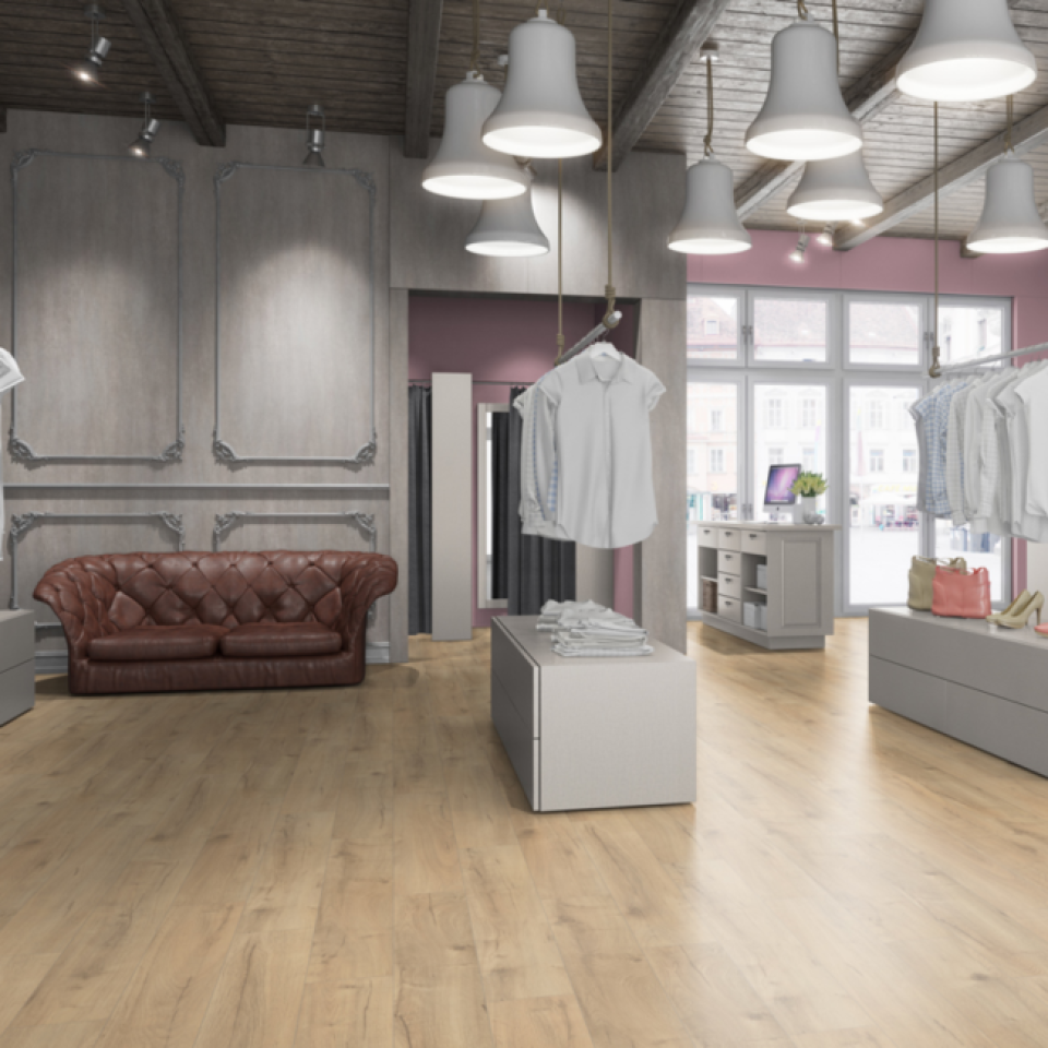 Suelo Laminado Hidrófugo AC5 8mm Hábitat Oak H 613 instalado en una tienda