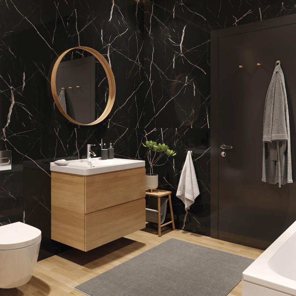 Revestimiento pared spc calacatta black instalado en el baño