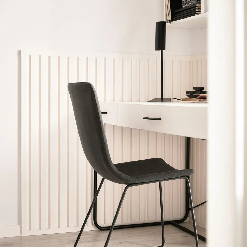 linerio l-line blanco instalado a media pared